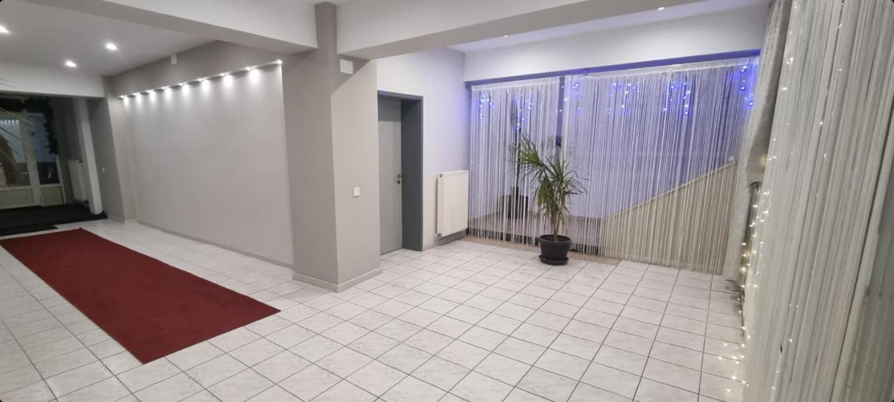 Casablanca Hostel Κραϊόβα Εξωτερικό φωτογραφία